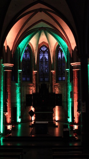 Farbspiele in der Radwege- und Wanderkirche